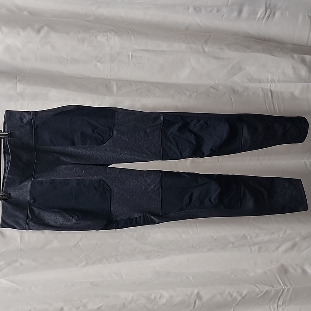 Carhartt Force Fitted Midweight Utility Leggings, size small.